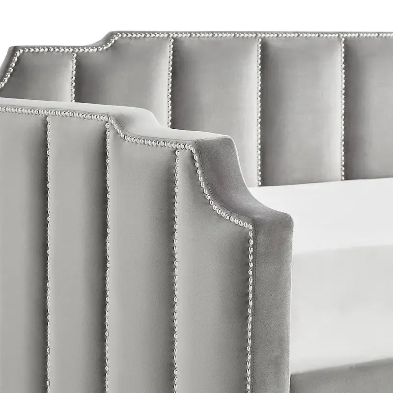 Lit de repos en velours gris